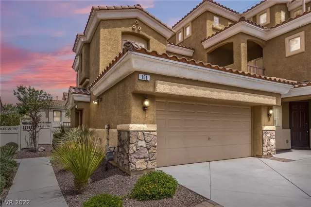 MLS: 2438103 Condo For Sale