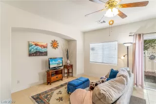 Photo #2: 2438103 Listing