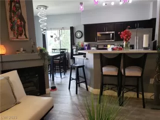 Photo #2: 2438104 Listing 