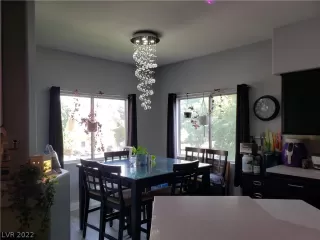 Photo #5: 2438104 Listing 