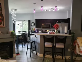 Photo #6: 2438104 Listing 