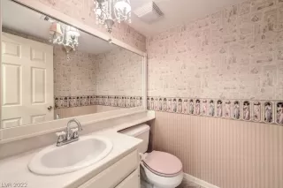 Photo #6: 2438107 Listing 