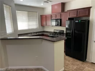 Photo #2: 2438130 Listing 