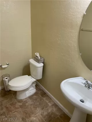 Photo #4: 2438130 Listing 