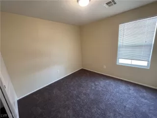 Photo #5: 2438130 Listing 