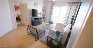 Photo #2: 2438133 Listing 