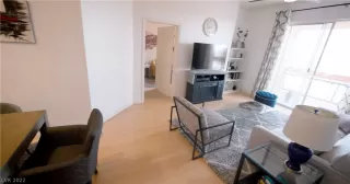 Photo #6: 2438133 Listing 