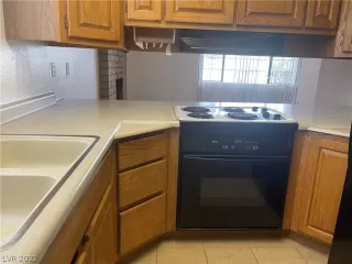 Photo #3: 2438192 Listing 