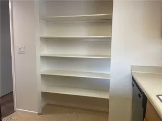 Photo #6: 2438192 Listing 