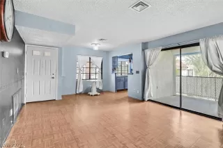 Photo #2: 2438193 Listing 