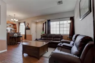 Photo #6: 2438210 Listing