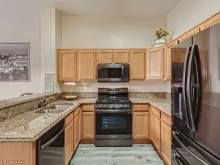 Photo #2: 2438214 Listing