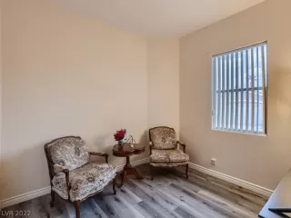 Photo #6: 2438214 Listing