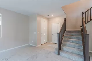 Photo #3: 2438218 Listing 