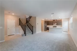 Photo #6: 2438218 Listing 