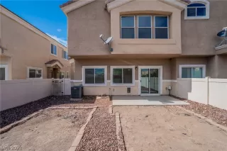 Photo #4: 2438240 Listing