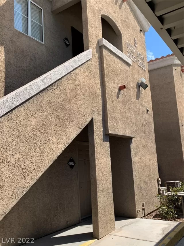 MLS: 2438243 Condo For Sale