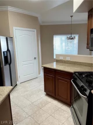 Photo #4: 2438243 Listing 