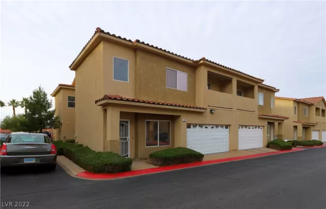 MLS: 2438257 Condo For Sale