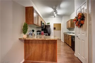 Photo #6: 2438257 Listing 