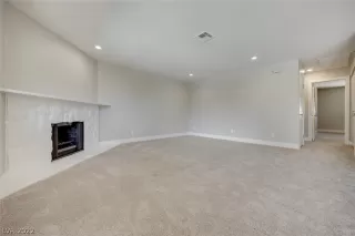 Photo #3: 2438289 Listing