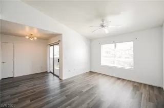 Photo #4: 2438306 Listing 