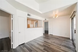 Photo #5: 2438306 Listing 