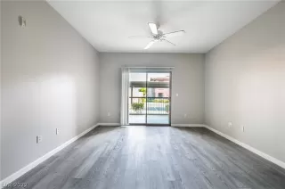 Photo #4: 2438328 Listing