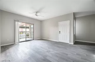 Photo #5: 2438328 Listing