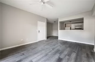 Photo #6: 2438328 Listing