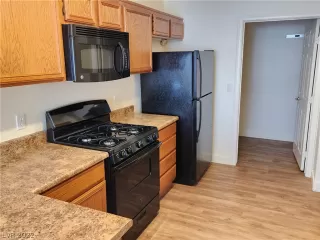 Photo #4: 2438346 Listing 