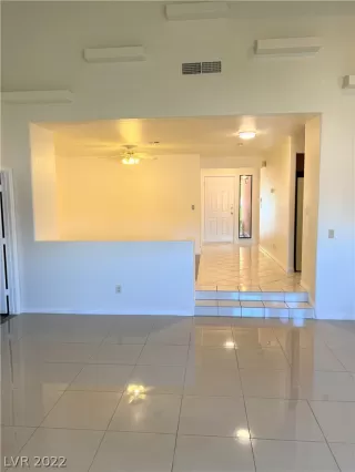Photo #4: 2438409 Listing 