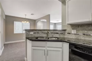 Photo #6: 2438410 Listing