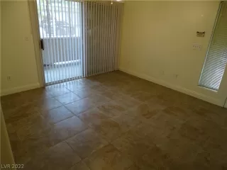 Photo #3: 2438418 Listing 