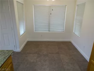 Photo #6: 2438418 Listing 