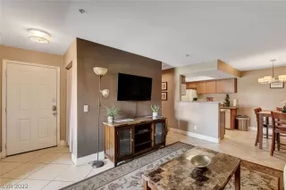 Photo #3: 2438441 Listing 