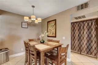 Photo #6: 2438441 Listing 