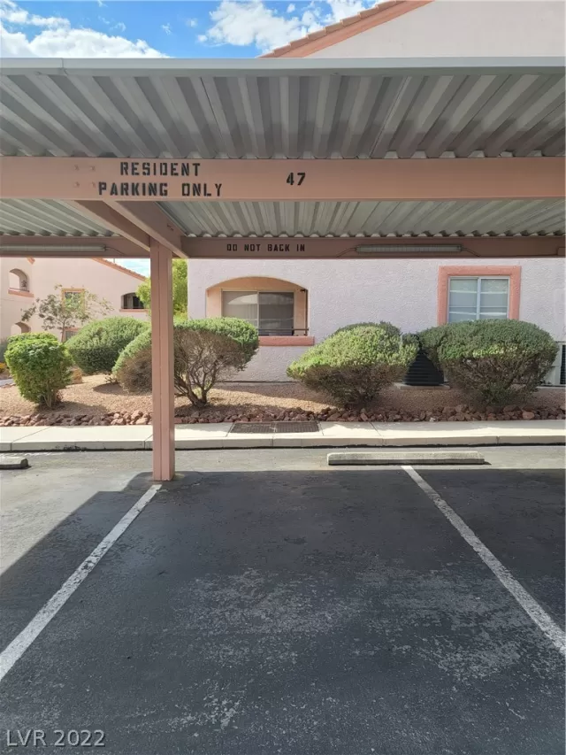 MLS: 2438450 Condo For Sale