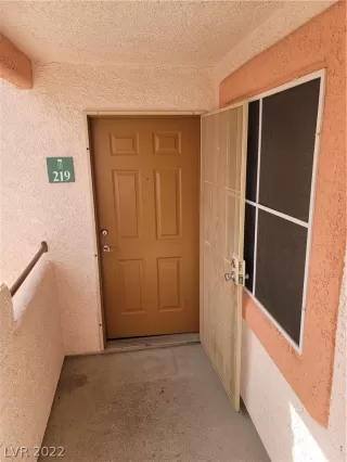 Photo #3: 2438450 Listing 