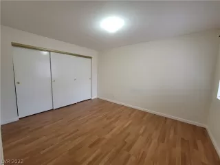 Photo #5: 2438450 Listing 