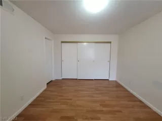 Photo #6: 2438450 Listing 