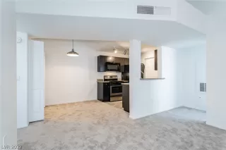 Photo #4: 2438463 Listing 