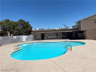 Photo #2: 2438495 Listing