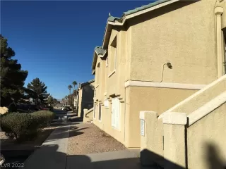 Photo #4: 2438507 Listing