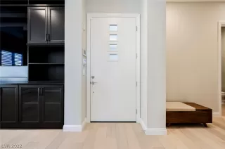 Photo #3: 2438511 Listing 