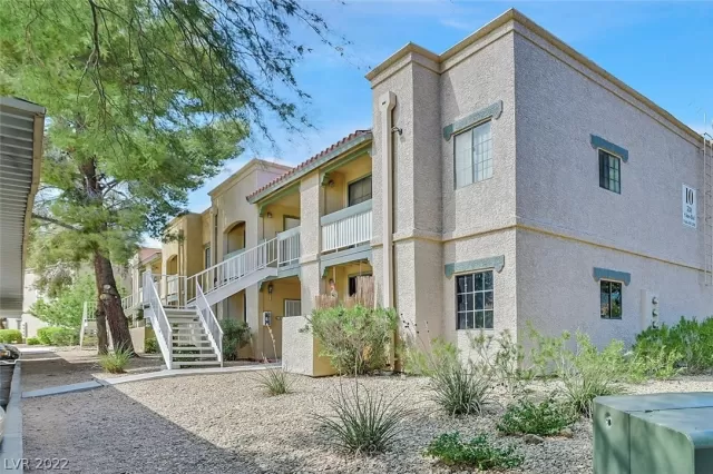 MLS: 2438551 Condo For Sale