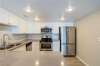 Photo #1: 2438556 Listing