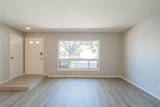 Photo #2: 2438556 Listing