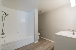 Photo #3: 2438556 Listing