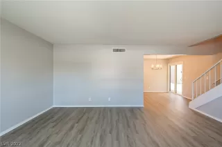 Photo #6: 2438556 Listing